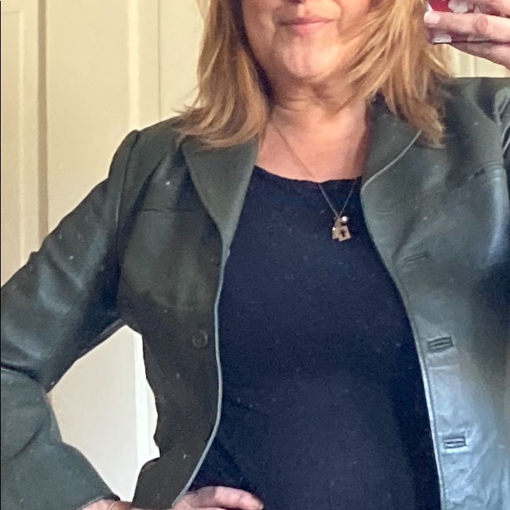 Leather jacket - Picture 2 of 3